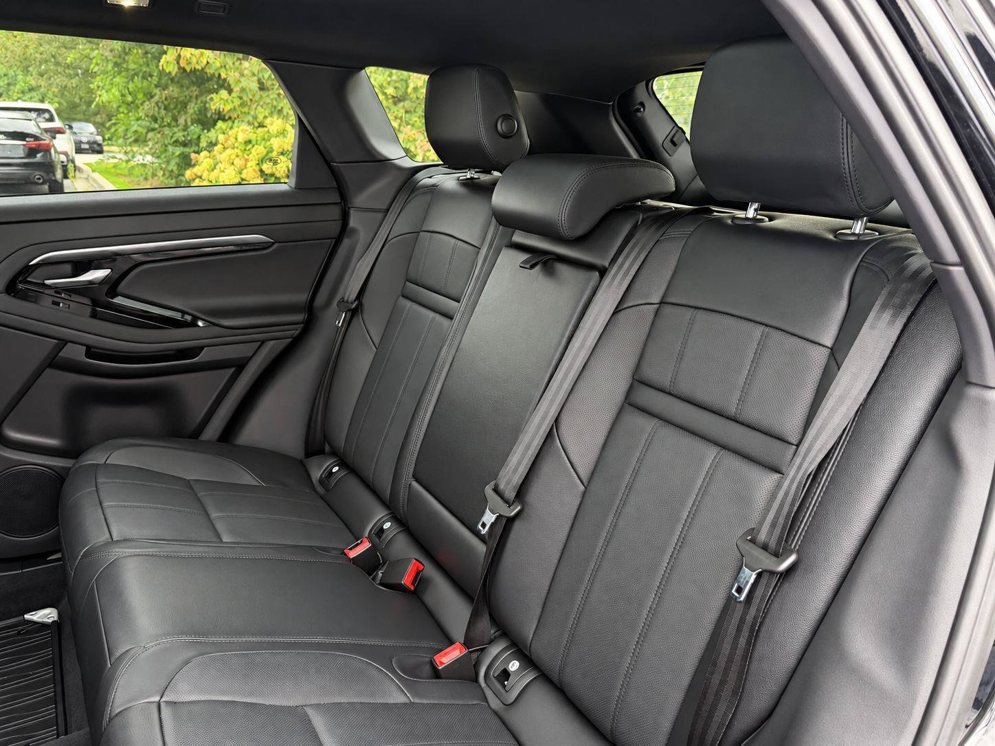 Used 2022 Land Rover Range Rover Evoque R-Dynamic S AWD/4WD image 29