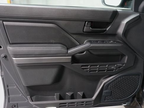 Used 2024 Toyota Tacoma SR5 w/ SR5 Upgrade Package RWD image 33