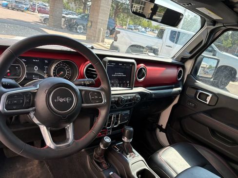 Used 2023 Jeep Gladiator Rubicon w/ LED Lighting Group AWD/4WD image 17