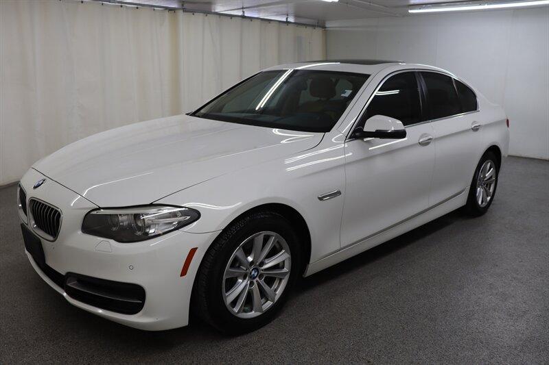 Used 2014 BMW 528i xDrive Sedan AWD/4WD image 3