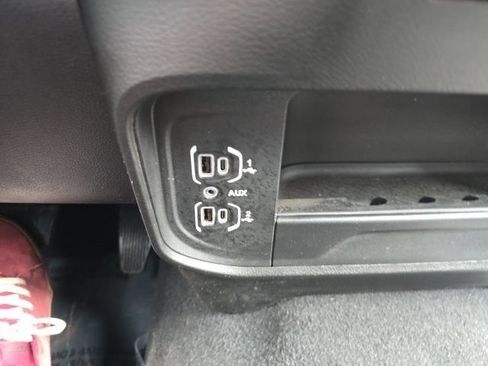 Certified 2025 RAM 2500 Big Horn AWD/4WD image 26
