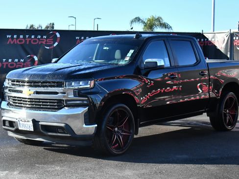 Used 2019 Chevrolet Silverado 1500 LT w/ All-Star Edition image 3