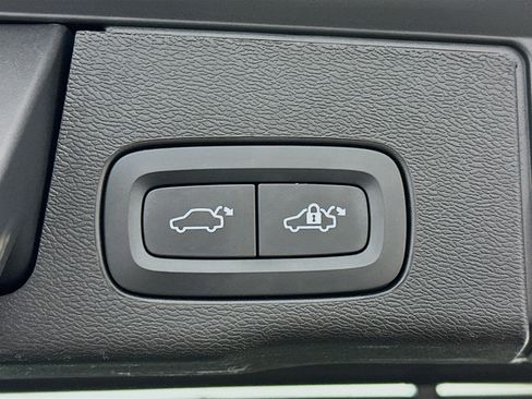 Used 2023 Volvo XC60 B5 Core w/ Climate Package image 32