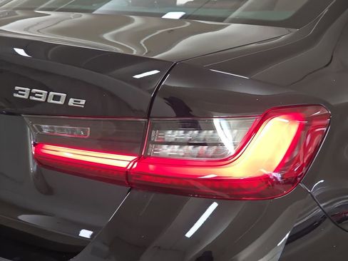 Certified 2023 BMW 330e xDrive w/ Driving Assistance Package image 31