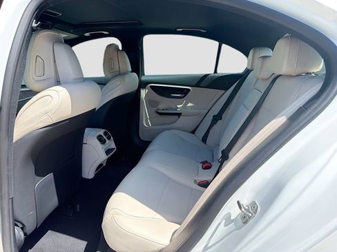 Used 2025 Mercedes-Benz C 300 4MATIC Sedan image 21