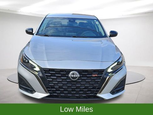 Used 2024 Nissan Altima 2.5 SR FWD image 2