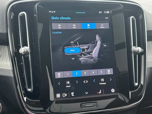 Used 2025 Volvo XC40 B5 Core w/ Protection Package Premier image 27