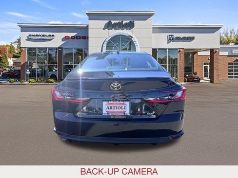 Used 2025 Toyota Camry SE FWD image 5