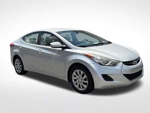 Used 2012 Hyundai Elantra GLS FWD image 9