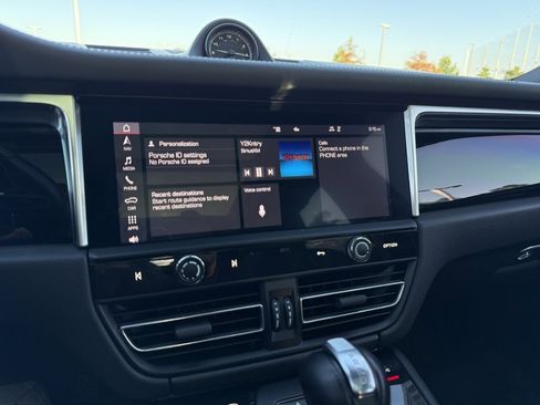 Used 2022 Porsche Macan S w/ Premium Package Plus image 17