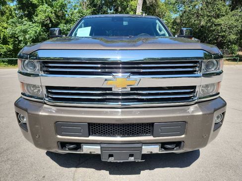 Used 2015 Chevrolet Silverado 2500 High Country w/ High Country Premium Package AWD/4WD image 2