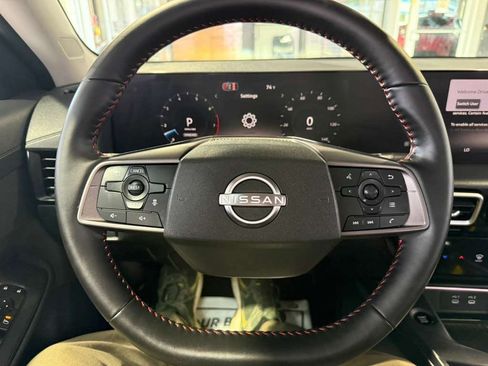Used 2026 Nissan Sentra SR w/ Floor Mat Package FWD image 10