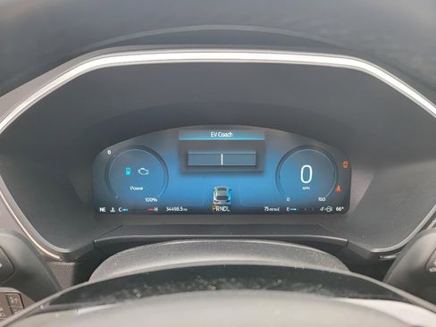 Used 2023 Ford Escape Platinum w/ Class II Trailer Tow Package AWD/4WD image 15