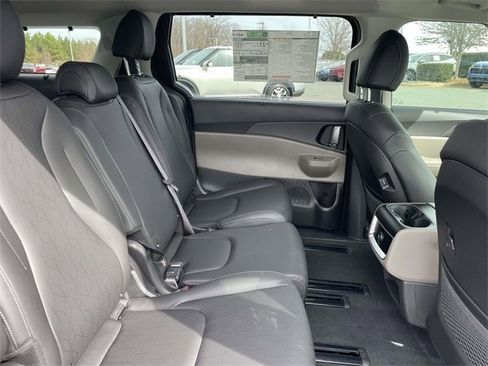 New 2026 Kia Carnival EX image 22