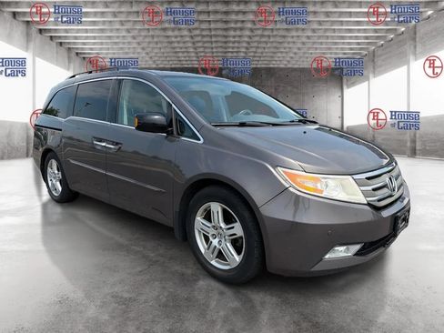 Used 2013 Honda Odyssey Touring Elite image 3