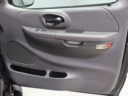 Used 2004 Ford F150 XLT image 21