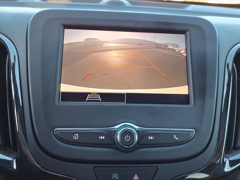 Used 2022 Chevrolet Equinox RS image 6