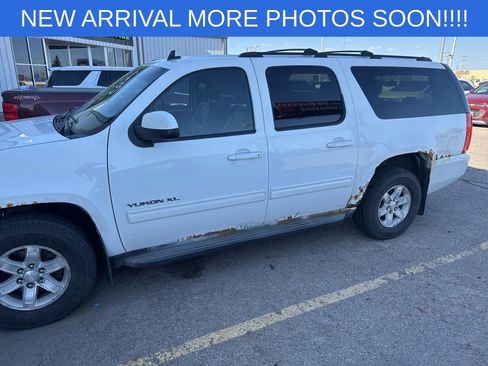 Used 2011 GMC Yukon XL SLT w/ SLT-2 Equipment Package AWD/4WD image 5