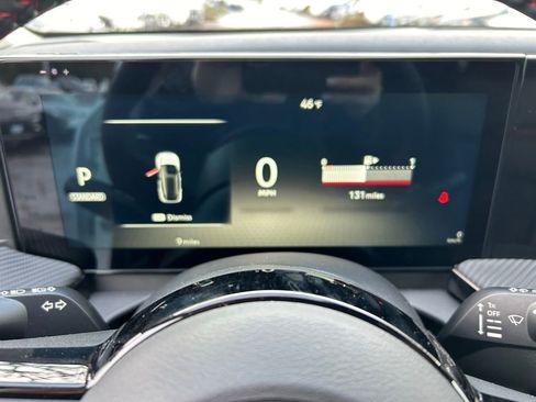 New 2025 Nissan Kicks SR w/ Illumination Package AWD/4WD image 15