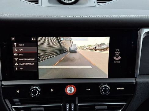 Certified 2025 Porsche Macan GTS AWD/4WD image 22