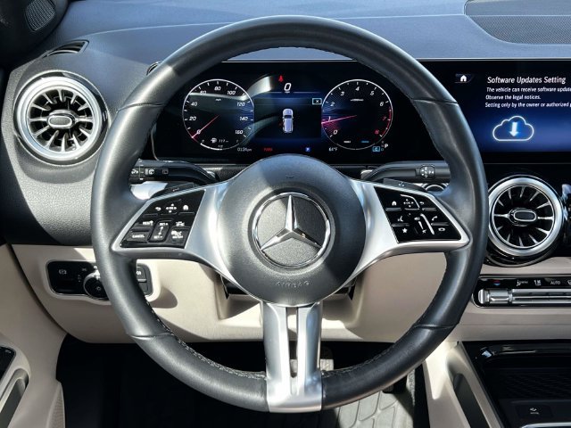 Used 2024 Mercedes-Benz GLB 250 4MATIC image 17