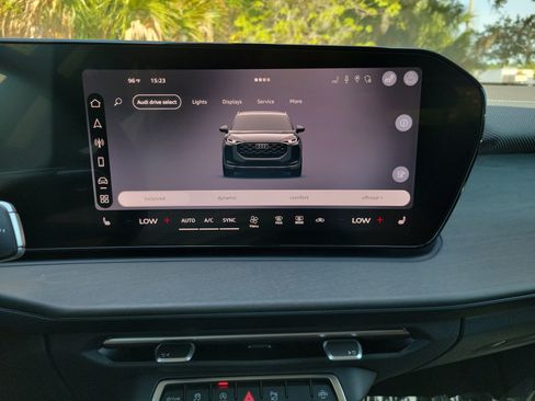 New 2026 Audi Q3 quattro 2.0T AWD/4WD image 26