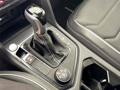 Used 2024 Volkswagen Tiguan SEL R-Line image 16