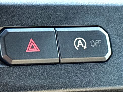 Used 2019 Ford F150 Lariat w/ Trailer Tow Package image 34