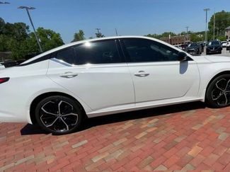 Used 2024 Nissan Altima 2.5 SR FWD video 2
