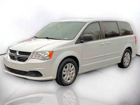 Used 2016 Dodge Grand Caravan SE w/ Quick Order Package 29E SE image 2