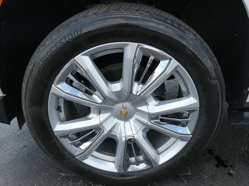 Certified 2021 Chevrolet Suburban High Country AWD/4WD image 11