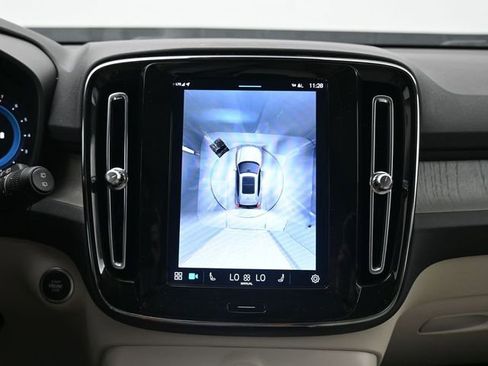 Used 2024 Volvo XC40 B5 Plus w/ Protection Package Premier image 20