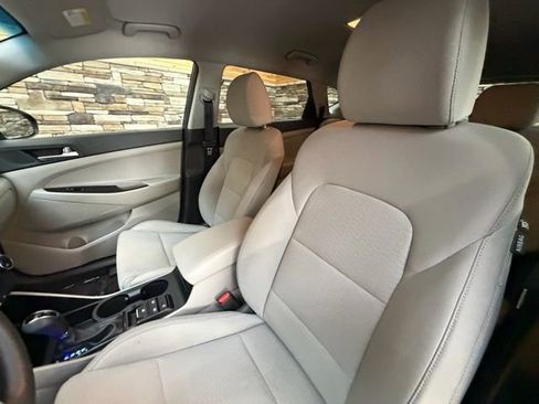Used 2019 Hyundai Tucson SE image 11