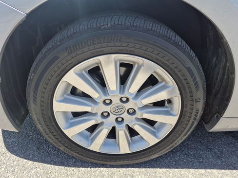 Used 2016 Toyota Sienna LE AWD/4WD image 13