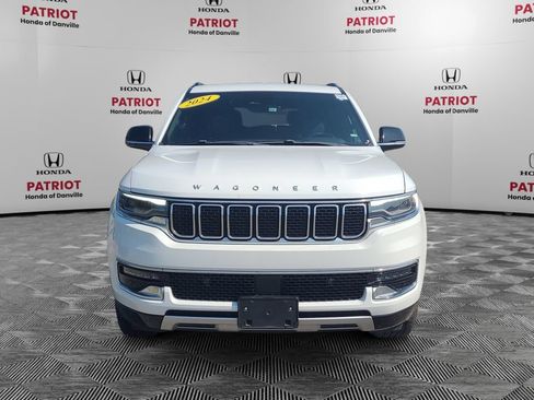 Used 2024 Jeep Wagoneer Series II w/ Flexible Seating Group RWD image 8