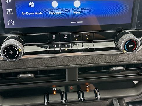 Used 2024 Chevrolet Colorado Trail Boss image 16