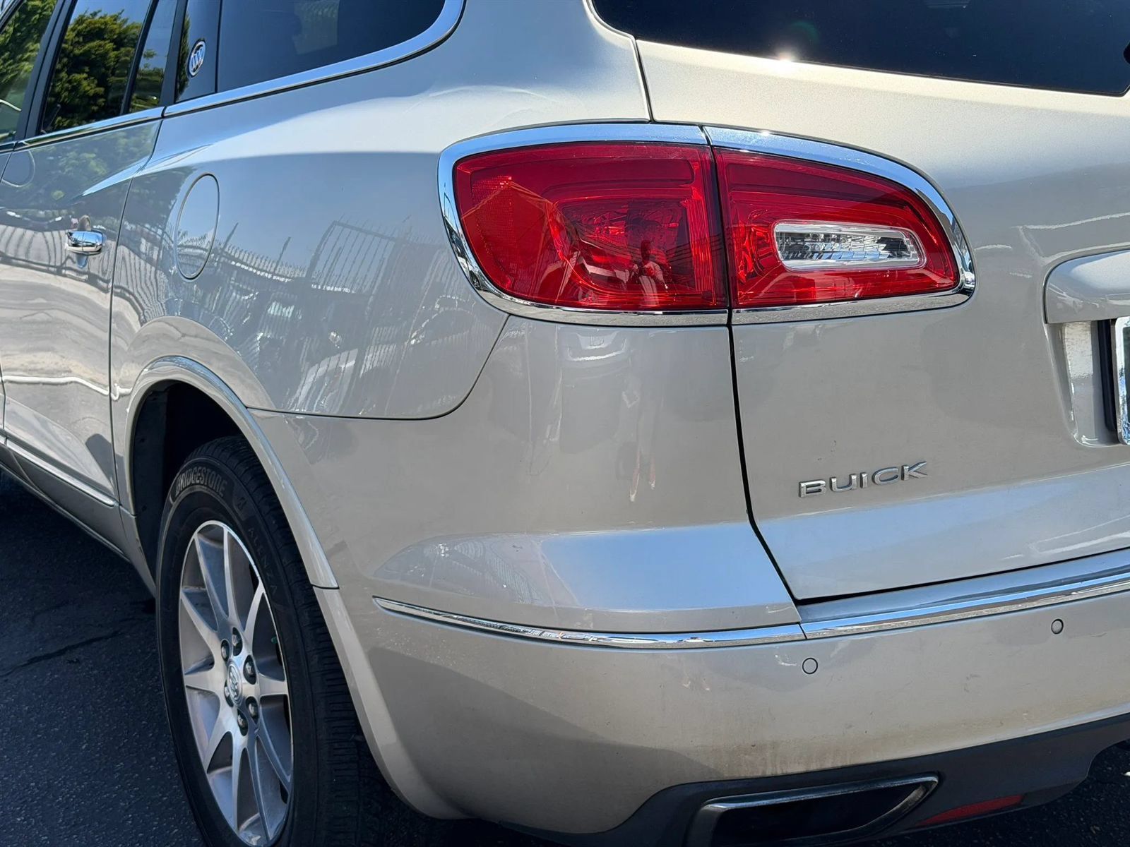 Used 2016 Buick Enclave Leather w/ Trailering Package FWD image 24