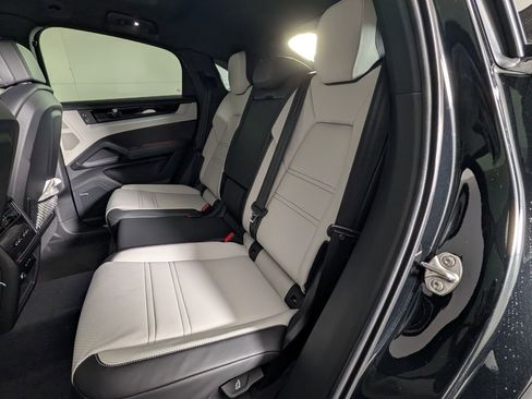 New 2026 Porsche Cayenne Coupe image 24
