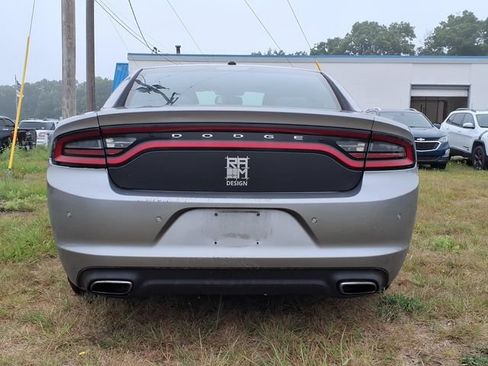 Used 2015 Dodge Charger SE w/ Popular Equipment Group RWD image 4