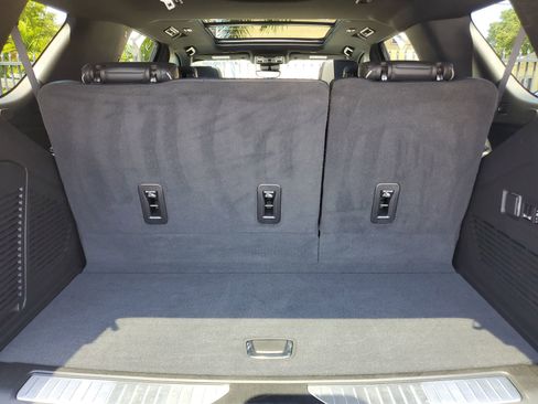 Used 2023 Chevrolet Tahoe Premier AWD/4WD image 8