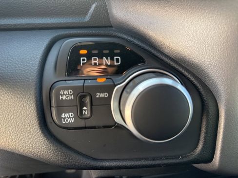 Used 2024 RAM 2500 Big Horn w/ Bed Utility Group image 13