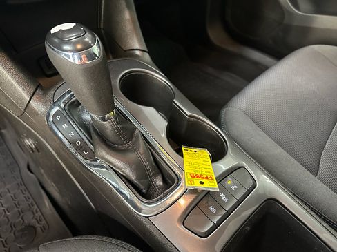 Used 2019 Chevrolet Cruze LT w/ Convenience Package image 24