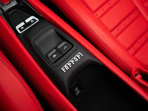 Used 2023 Ferrari F8 Tributo image 27