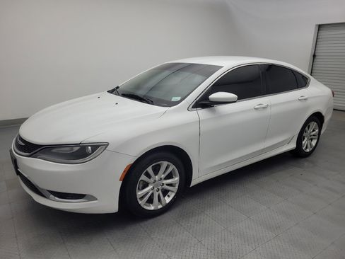 Used 2015 Chrysler 200 Limited image 2