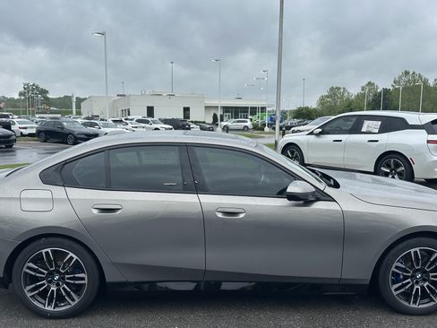 New 2026 BMW 530i xDrive w/ M Sport Package AWD/4WD image 11