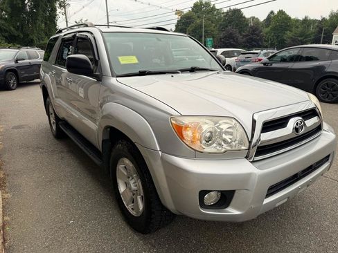 Used 2006 Toyota 4Runner SR5 AWD/4WD image 5