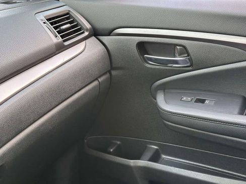 Used 2022 Honda Pilot Sport image 29