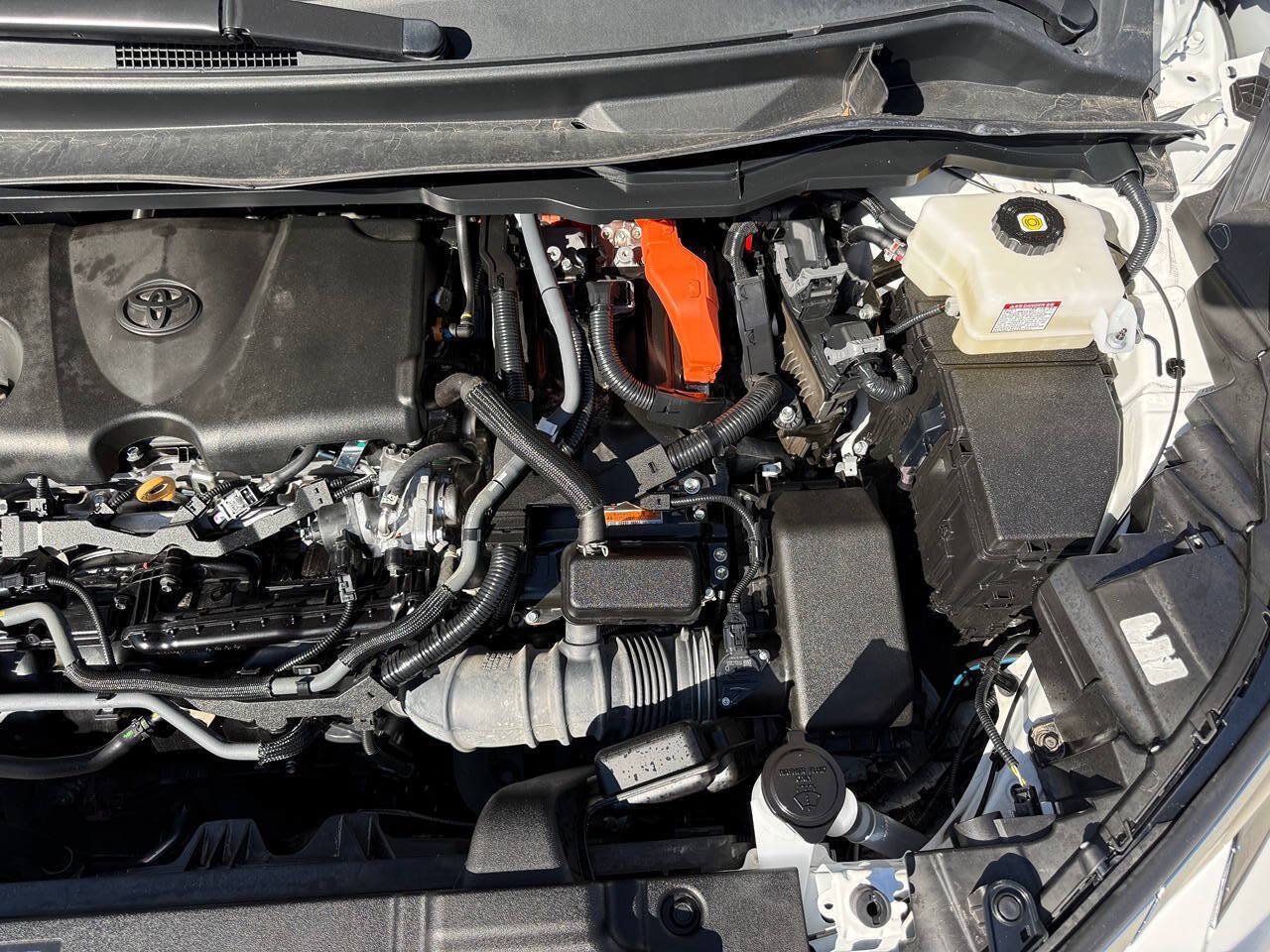 Used 2024 Toyota Sienna LE AWD/4WD image 13