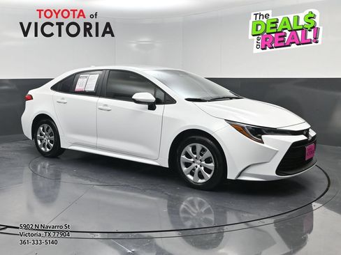Used 2026 Toyota Corolla LE FWD image 1