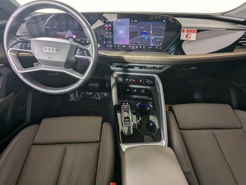 Certified 2025 Audi Q5 Premium AWD/4WD image 10